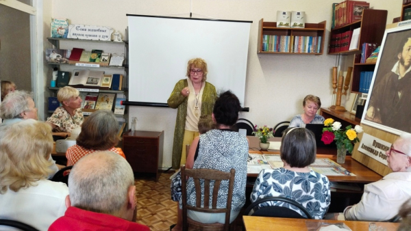 Ежегодно -6 июня вся отмечается Пушкинский день России. Пушкинские произведения приходят к нам в раннем детстве, и остаётся на всю жизнь.