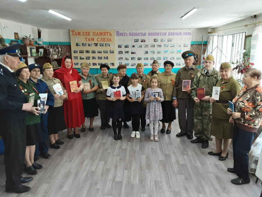 3 мая 2023 года в Центре социального обслуживания прошел краеведческий вечер славы и признания &laquo;Чтоб жили в памяти герои &ndash; земляки&raquo;