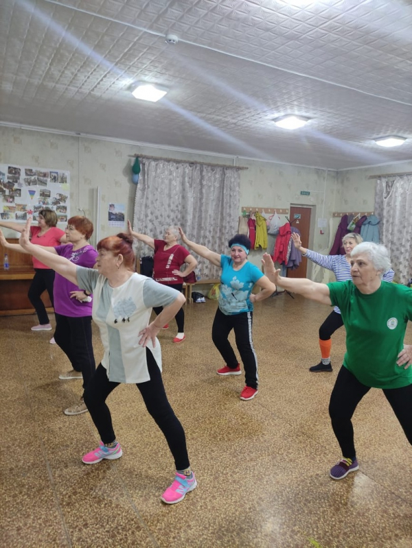 Центром социального обслуживания Ленинского района проводятся мероприятия, направленные на поддержание активного долголетия и здорового образа жизни среди граждан старшего возраста