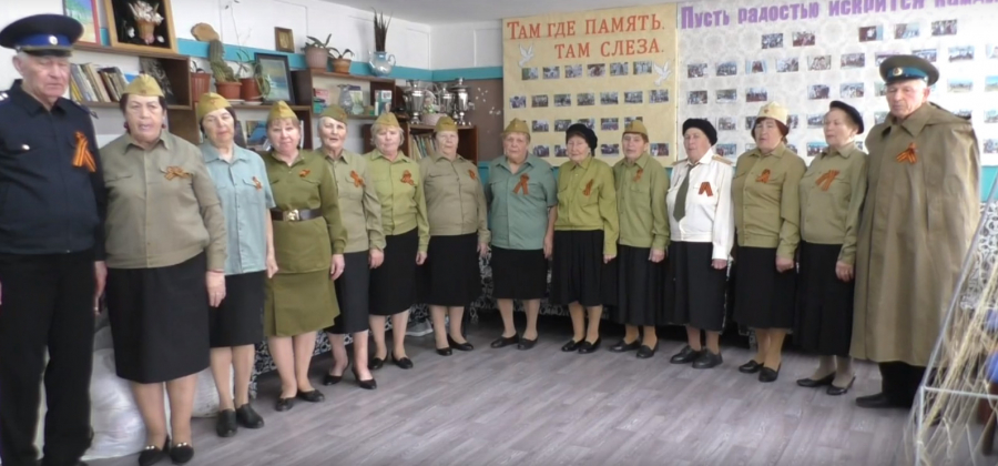 Георгиевская ленточка "Серебряные" волонтеры ГБУ РК "ЦСО Ленинского района" всегда в строю