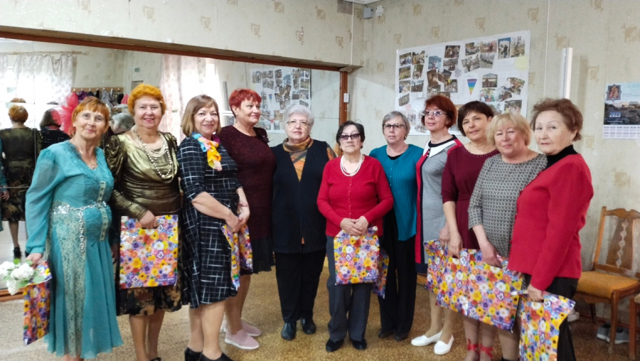 Проект &laquo;Старшее поколение&raquo;. В Центре социального обслуживания Ленинского района прошла встреча с помощником депутата Государственного Совета Республики Крым Ивана Луценко Анной Пупковой